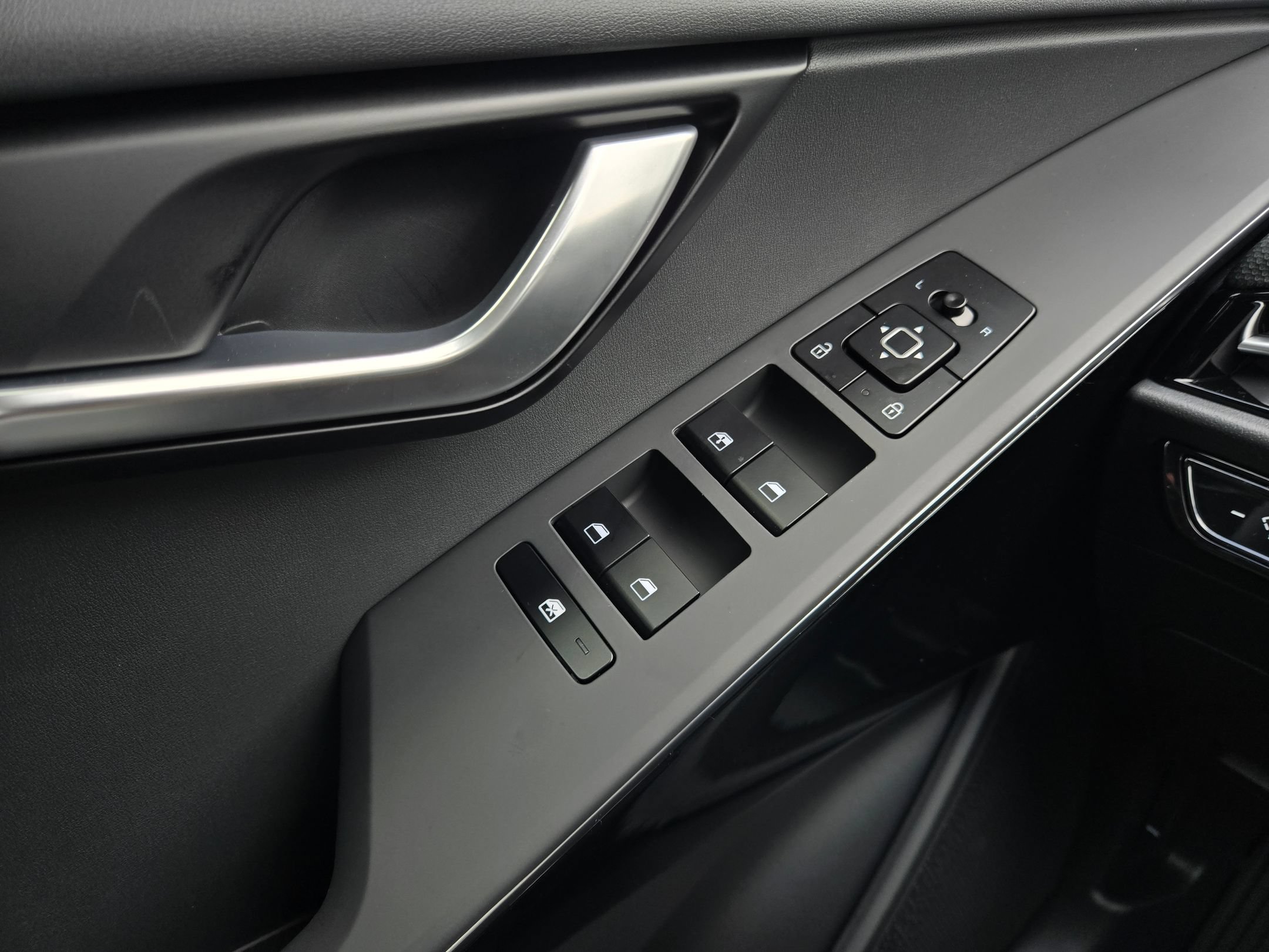 New 2026 Kia Niro EX FWD image 23
