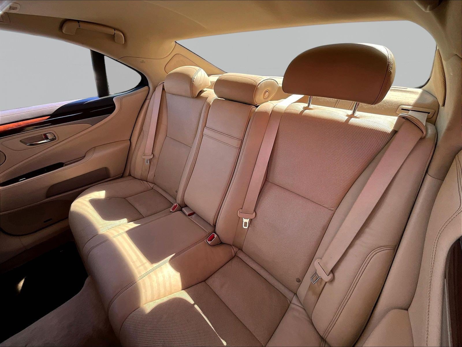 Used 2013 Lexus LS 460 AWD w/ Comfort Pkg image 22