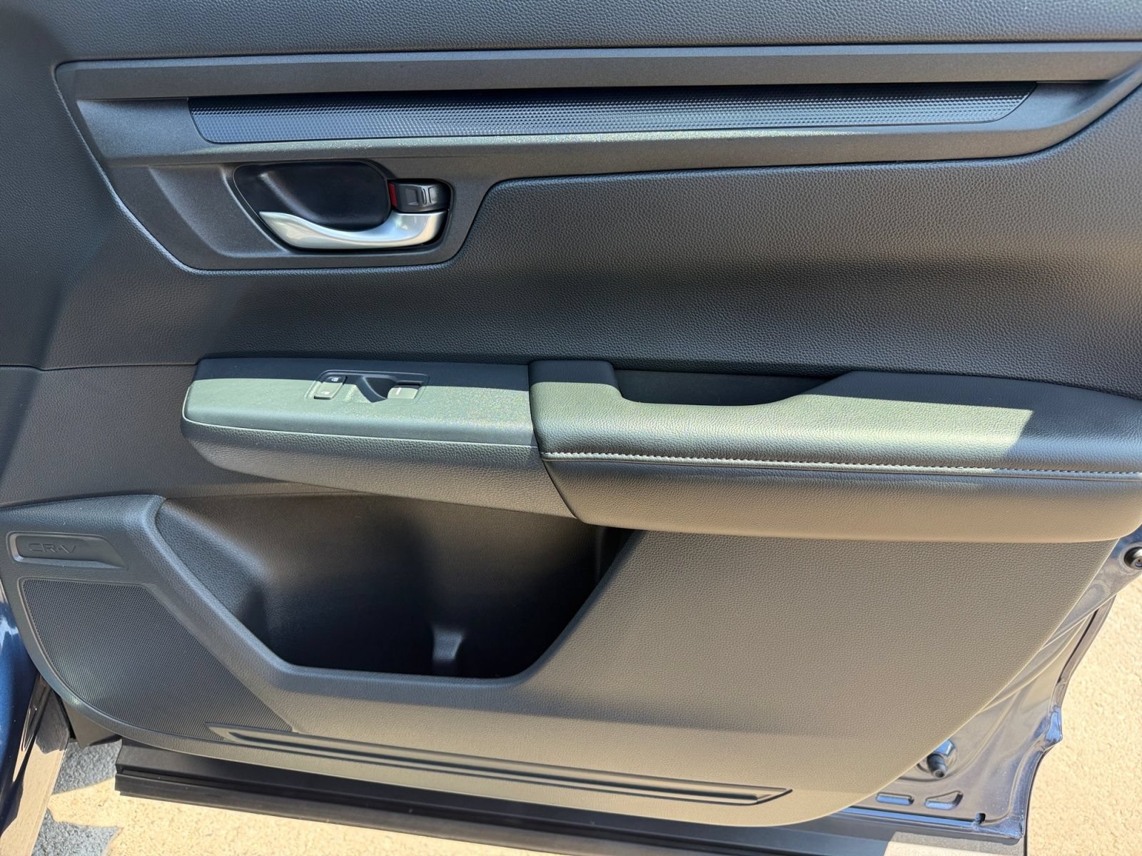 Used 2025 Honda CR-V LX image 10