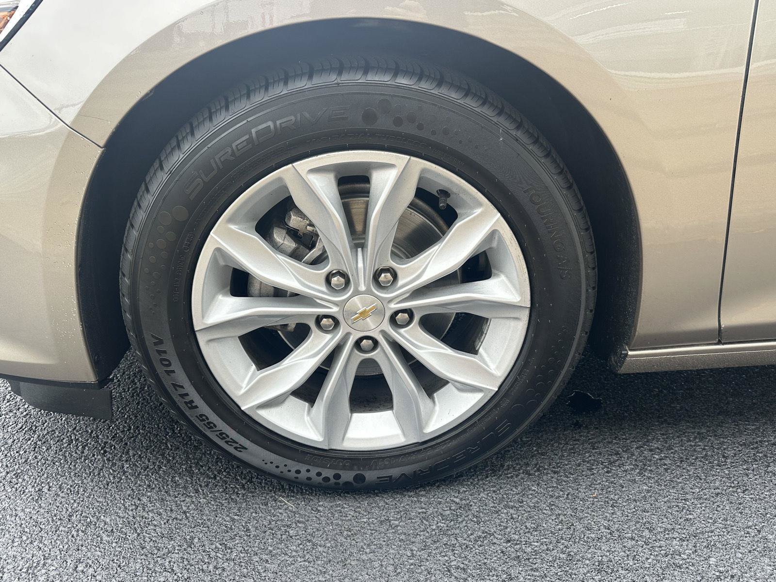 Used 2025 Chevrolet Malibu LT FWD image 13