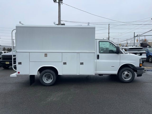 New 2026 Chevrolet Express 3500 w/ Power Convenience Package RWD image 16