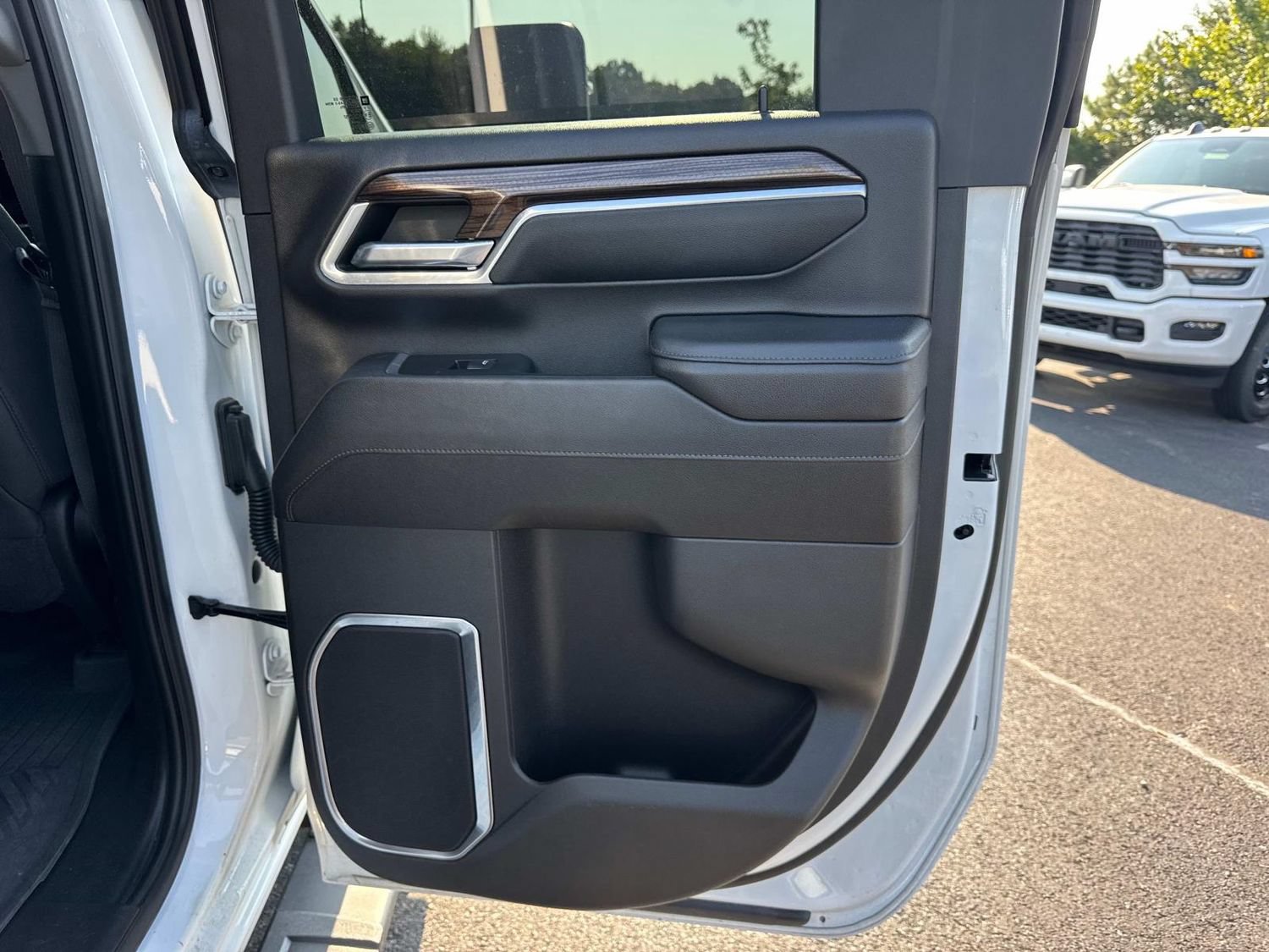 Used 2024 Chevrolet Silverado 2500 LT AWD/4WD image 23