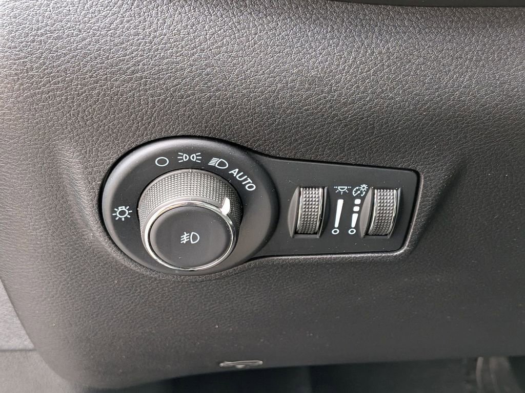 Certified 2022 Jeep Compass Limited image 13