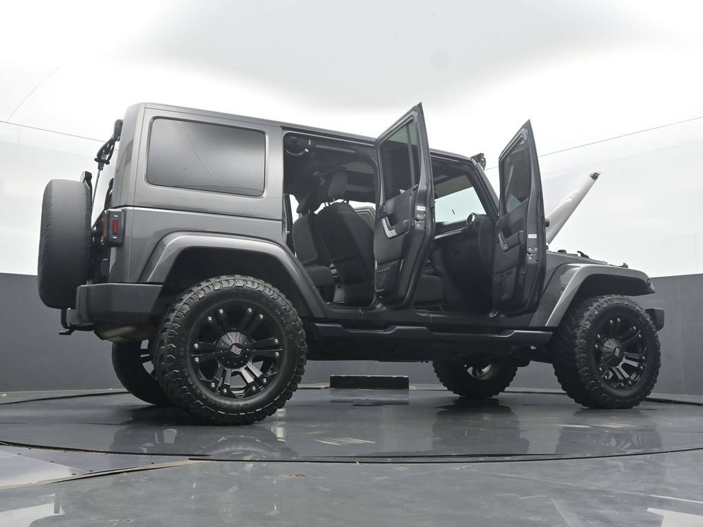 Used 2016 Jeep Wrangler Unlimited Sahara w/ Connectivity Group AWD/4WD image 60