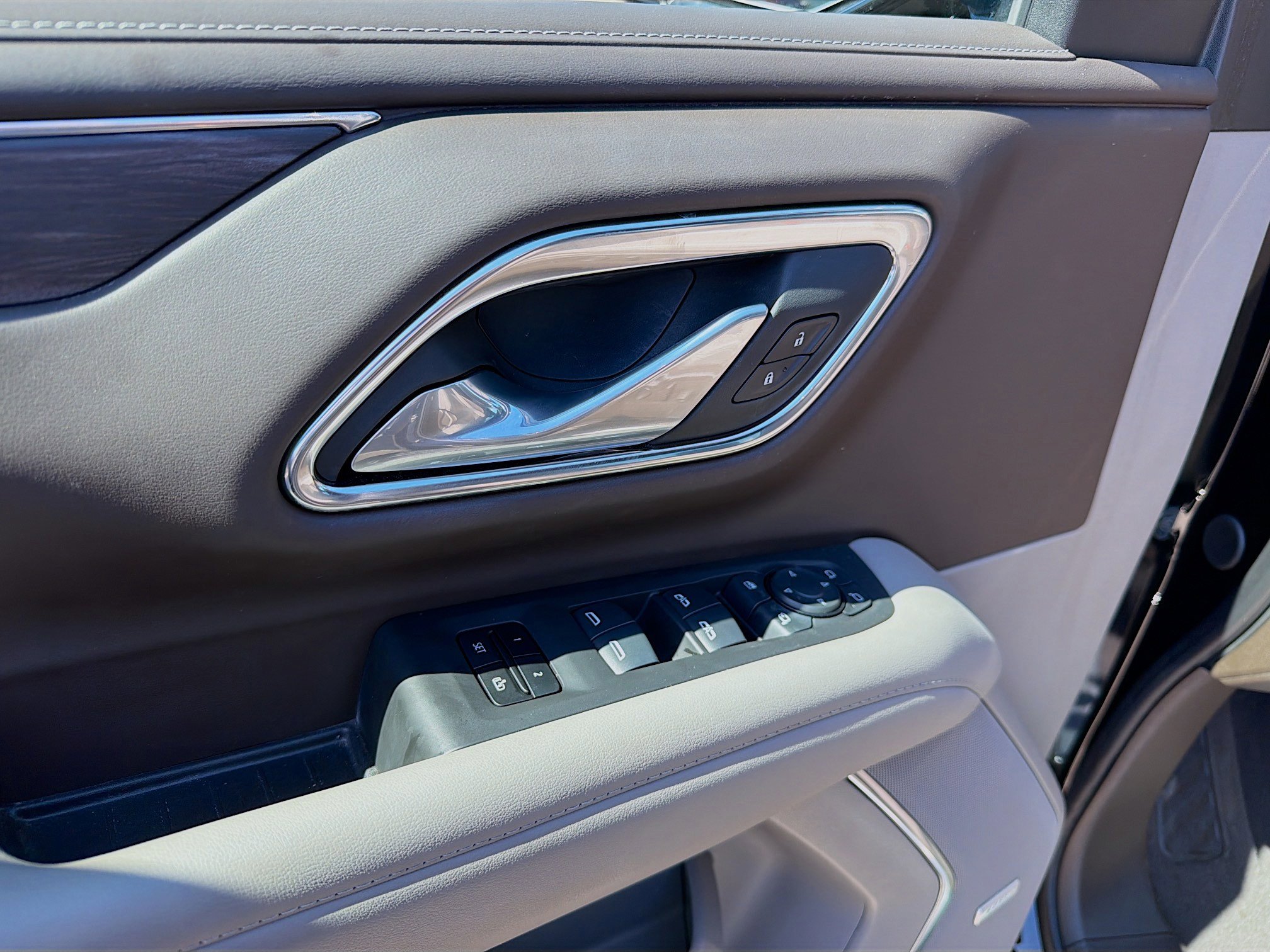 Used 2024 Chevrolet Tahoe LT w/ Luxury Package image 23