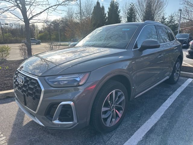 Used 2023 Audi Q5 2.0T Premium Plus w/ Premium Plus Package image 3
