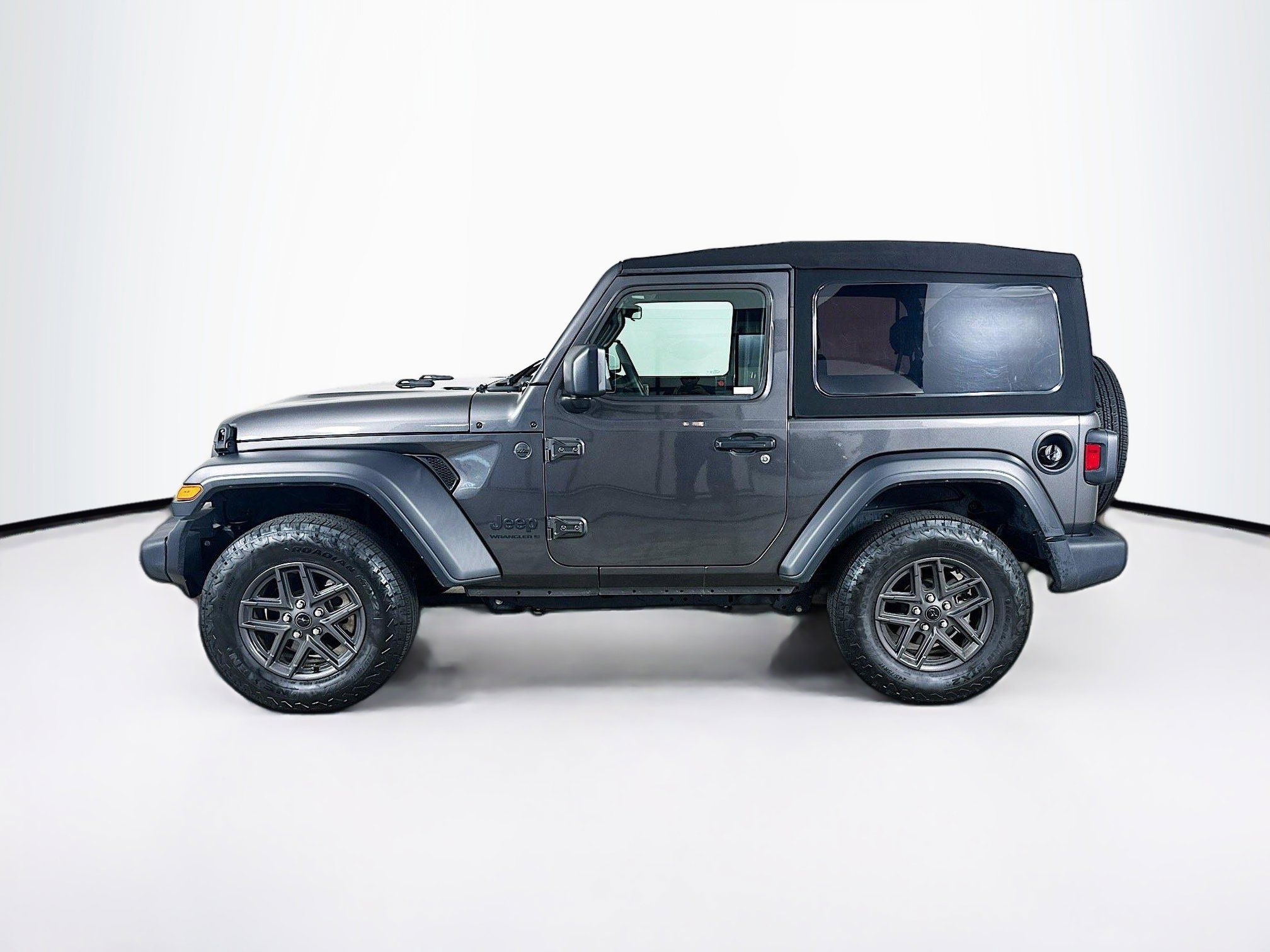 Used 2024 Jeep Wrangler Sport S image 4