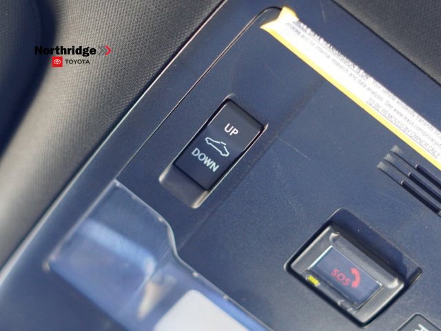 Used 2022 Lexus UX 200 w/ Premium Package FWD image 43