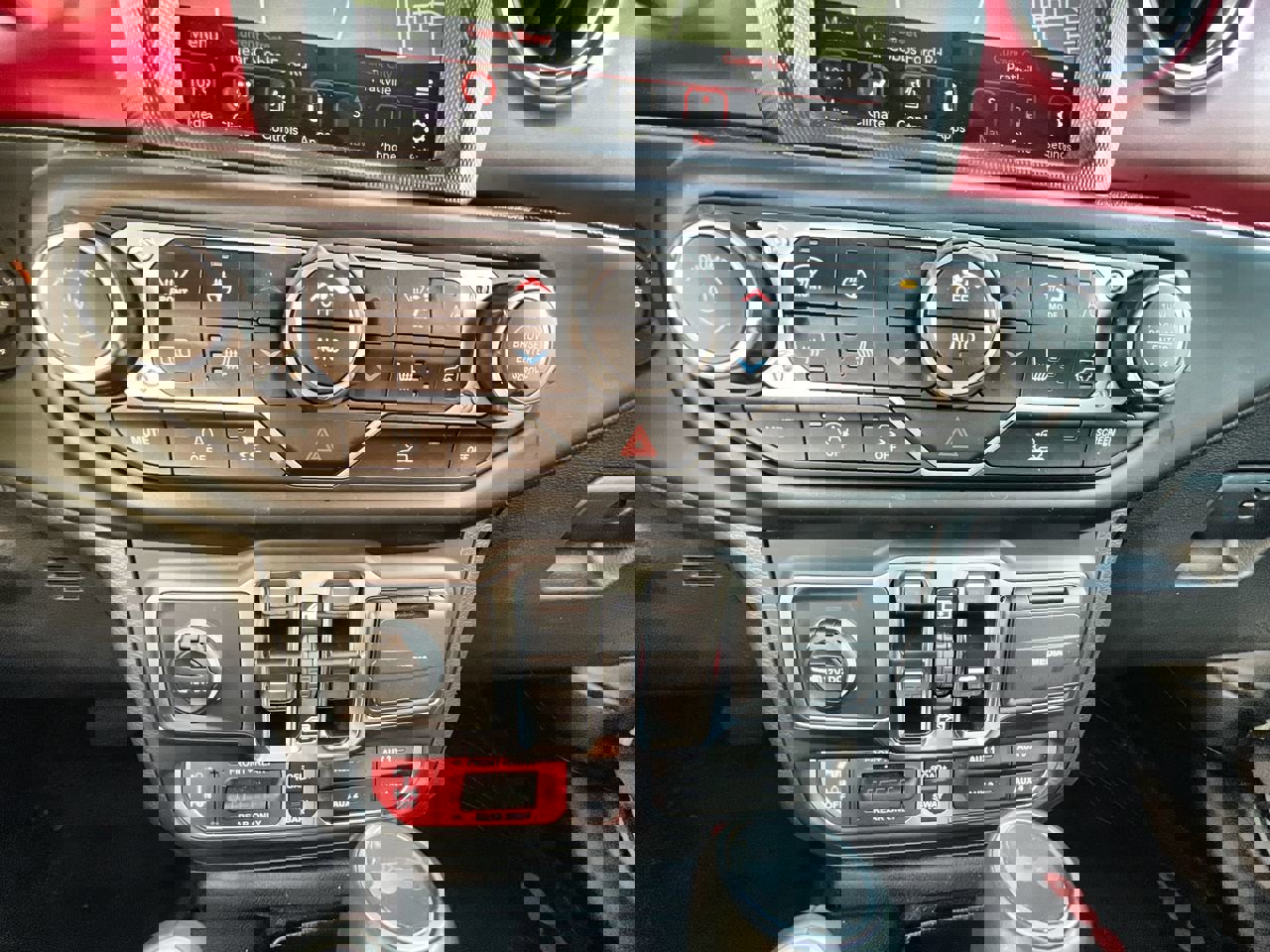 Used 2023 Jeep Wrangler Unlimited Rubicon w/ Cold Weather Group image 18