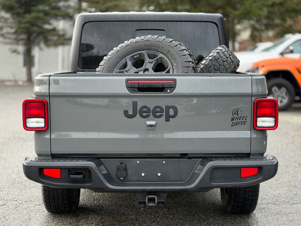 Used 2023 Jeep Gladiator Willys image 4