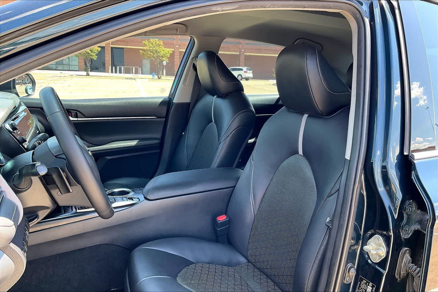 Used 2019 Toyota Camry XSE w/ 4 Season Floor Mat Package FWD image 10