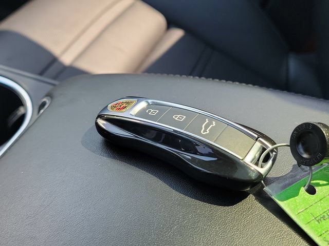 Used 2023 Porsche Cayenne GTS AWD/4WD image 40