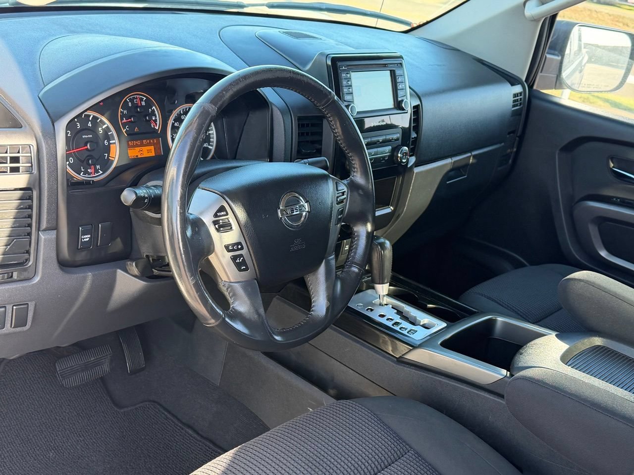 Used 2015 Nissan Titan SV w/ SV Value Truck Package RWD image 15
