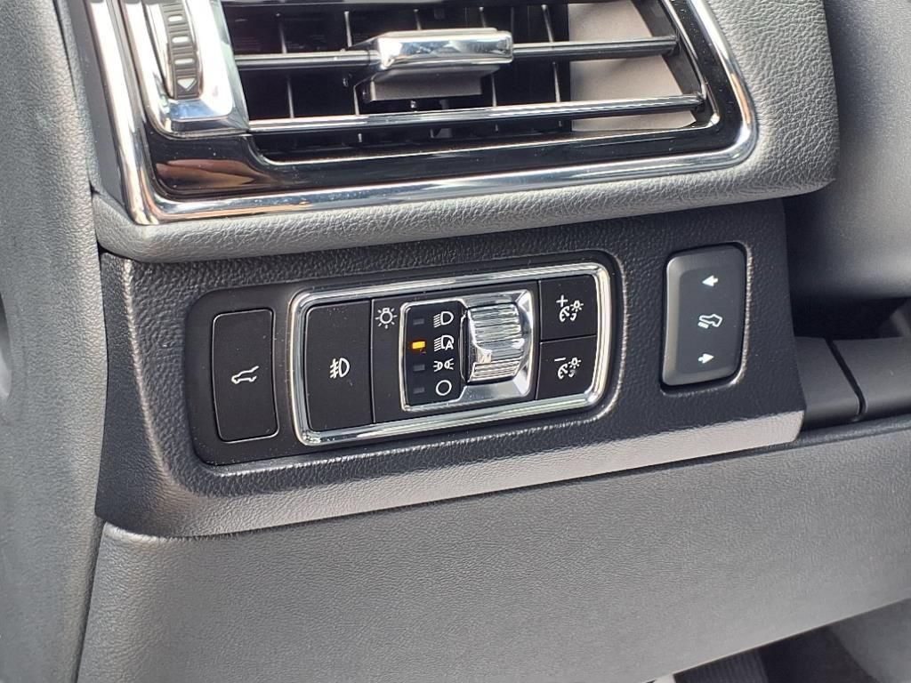 Used 2024 Lincoln Navigator L Reserve AWD/4WD image 23