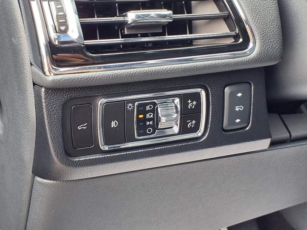 Used 2024 Lincoln Navigator L Reserve AWD/4WD image 23