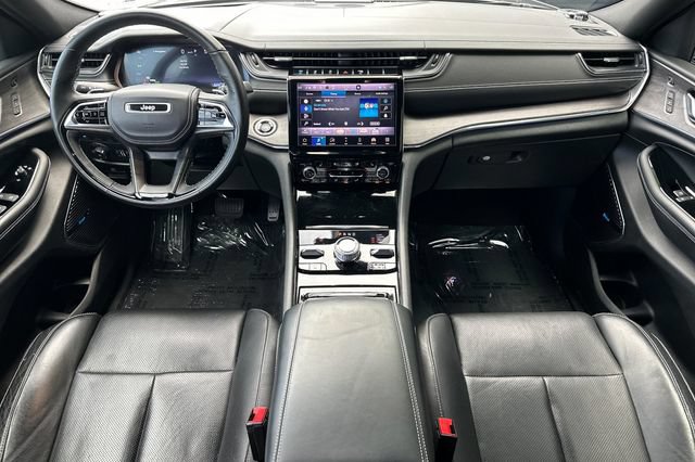 Used 2023 Jeep Grand Cherokee Overland w/ Advanced Protech Group III AWD/4WD image 15