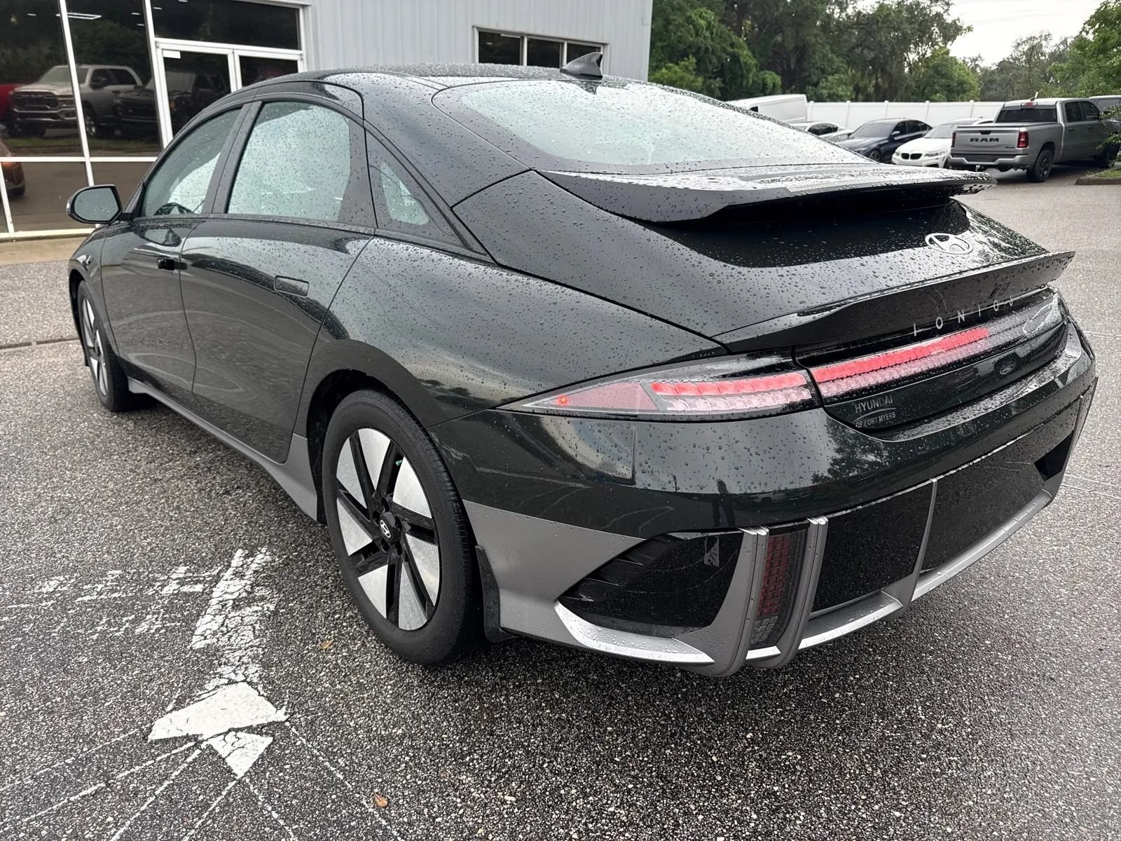 Used 2024 Hyundai Ioniq 6 SE RWD image 11