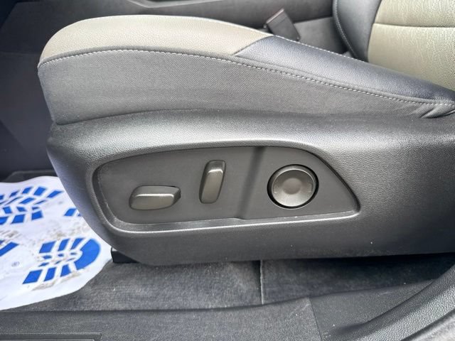 Used 2025 Chevrolet Equinox LT w/ Convenience Package II AWD/4WD image 15