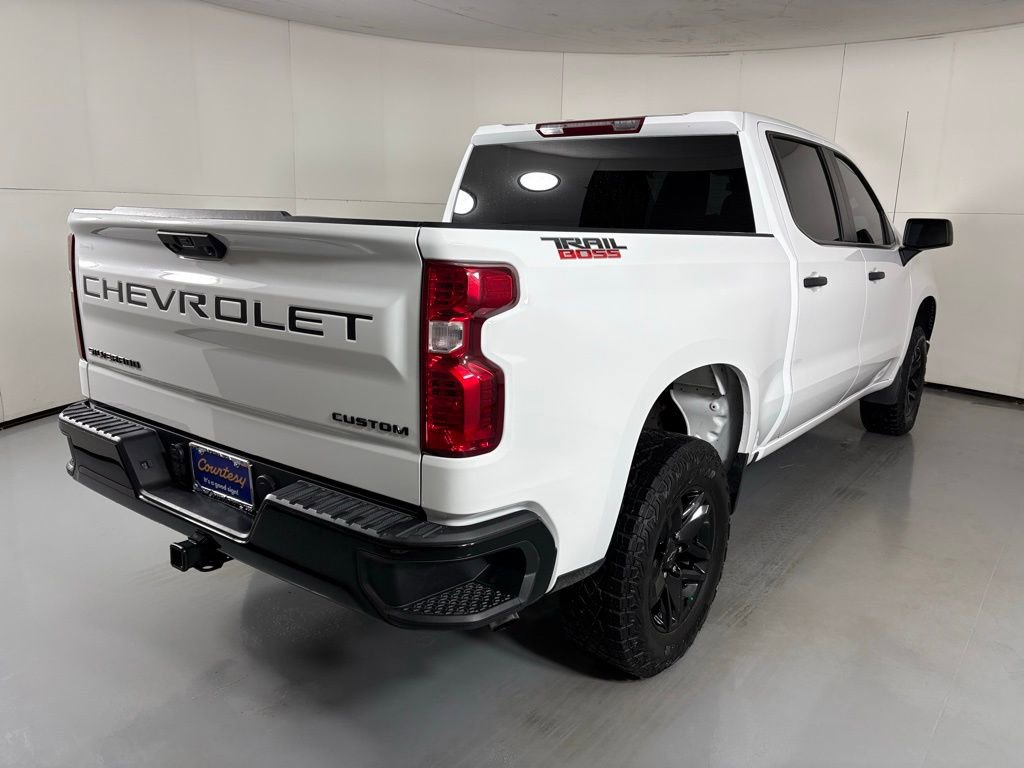 Used 2024 Chevrolet Silverado 1500 Custom Trail Boss w/ LPO, Dark Essentials Package image 10