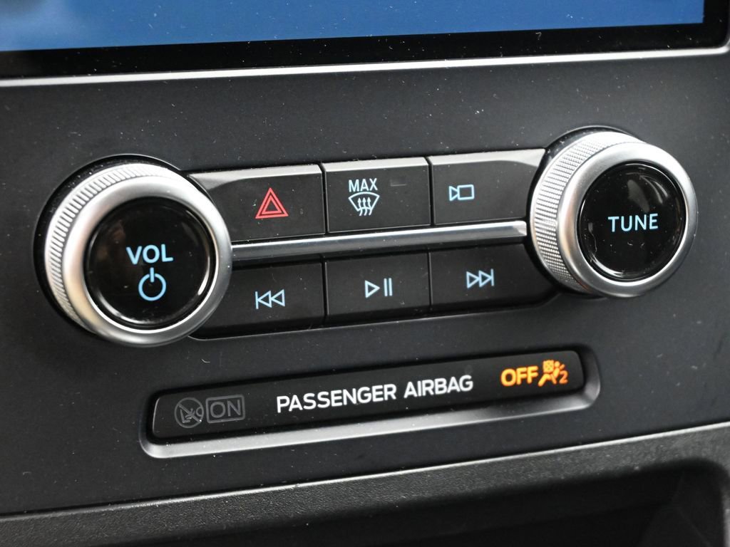 Used 2024 Ford Edge SE w/ Black Appearance Package image 17