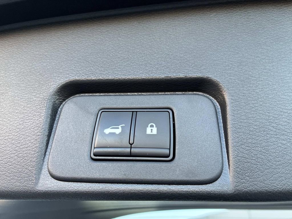 Used 2024 Nissan Rogue SL w/ SL Premium Package image 14
