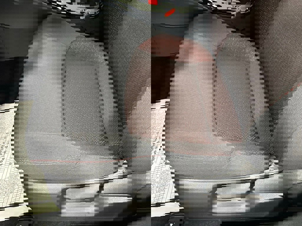 Used 2025 Toyota Corolla SE image 14