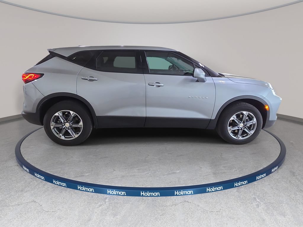 Used 2025 Chevrolet Blazer LT FWD image 6