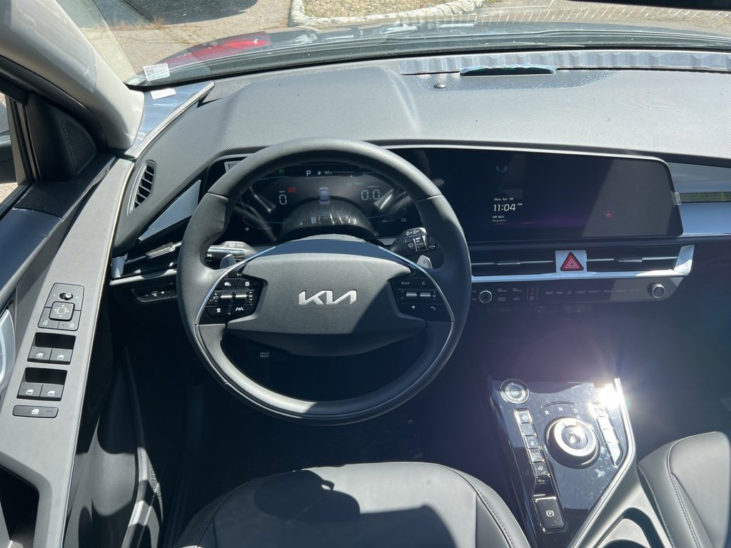 New 2025 Kia Niro EX w/ EX Cold Weather Package image 11