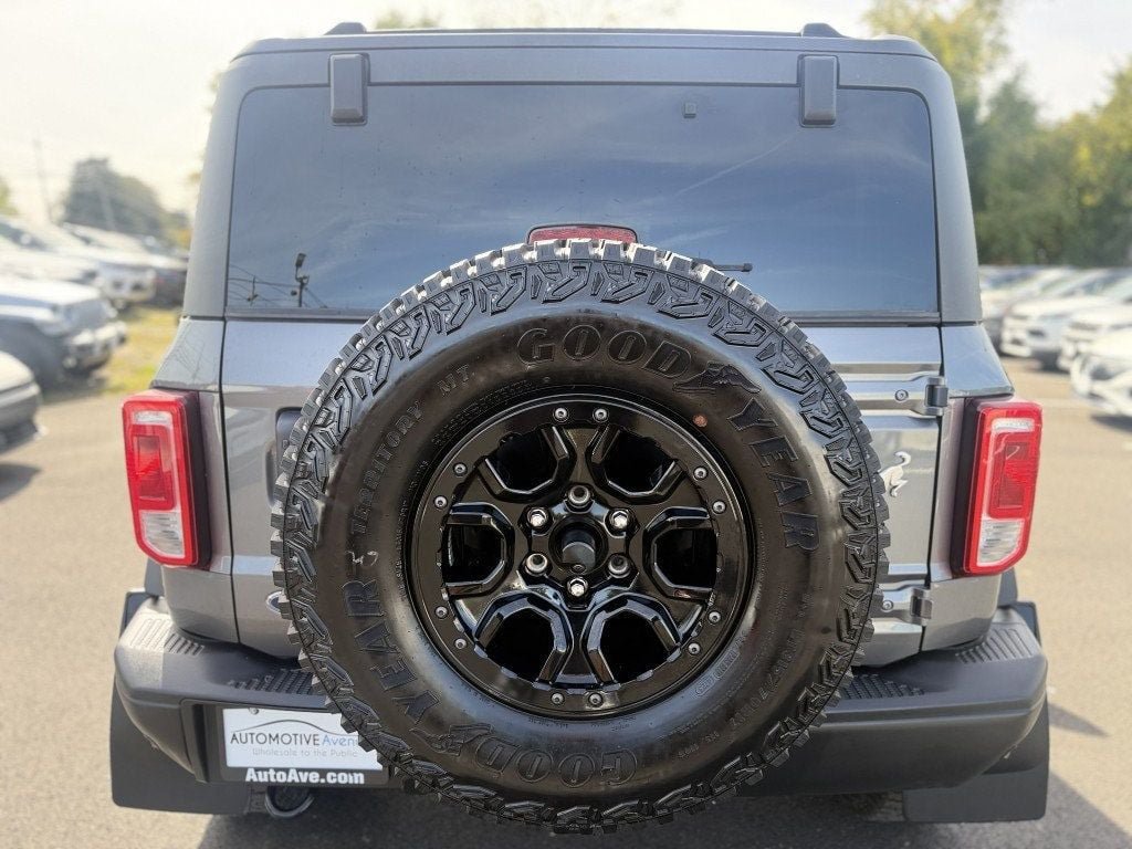Used 2022 Ford Bronco Black Diamond AWD/4WD image 4