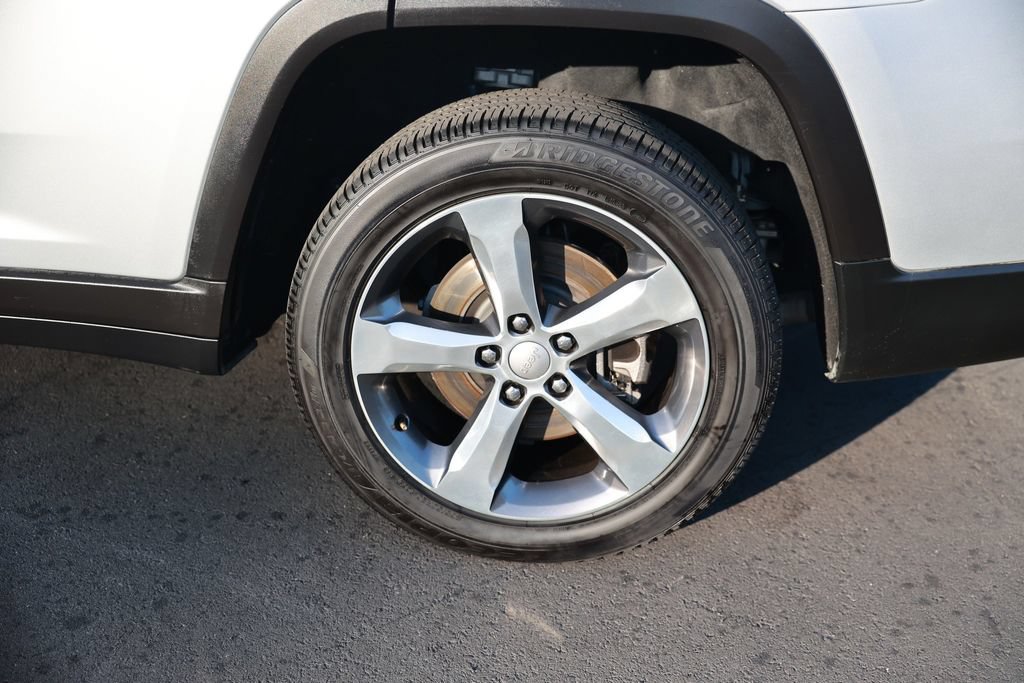 Used 2021 Jeep Grand Cherokee L Limited RWD image 10