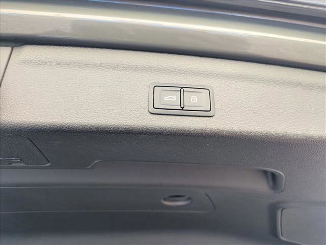 Used 2025 Audi Q3 2.0T Premium w/ Convenience Package image 7