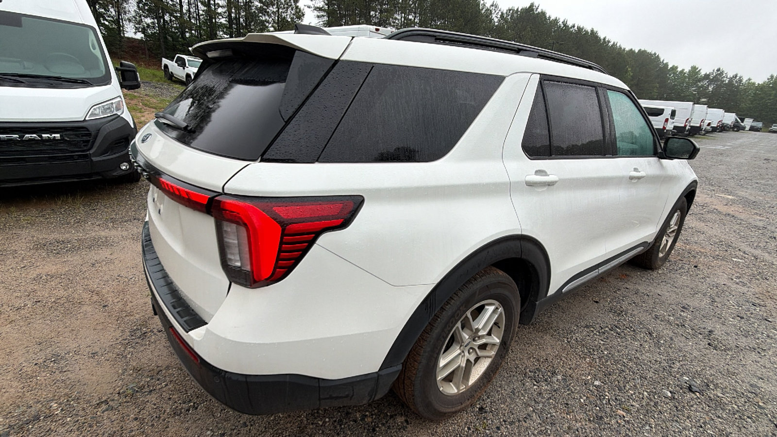 Used 2025 Ford Explorer Active w/ Active Comfort Package RWD image 8