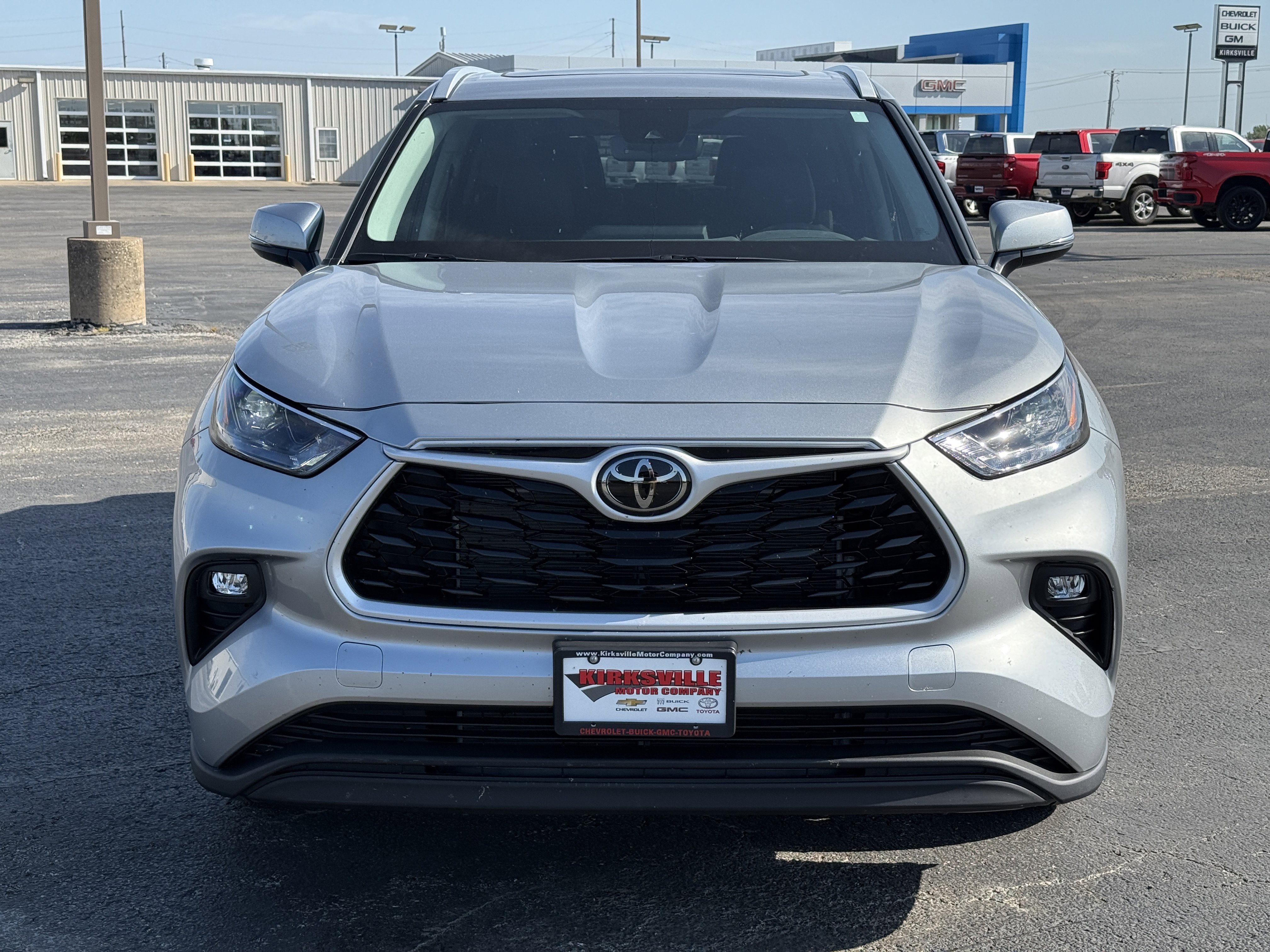 Used 2024 Toyota Highlander XLE image 8