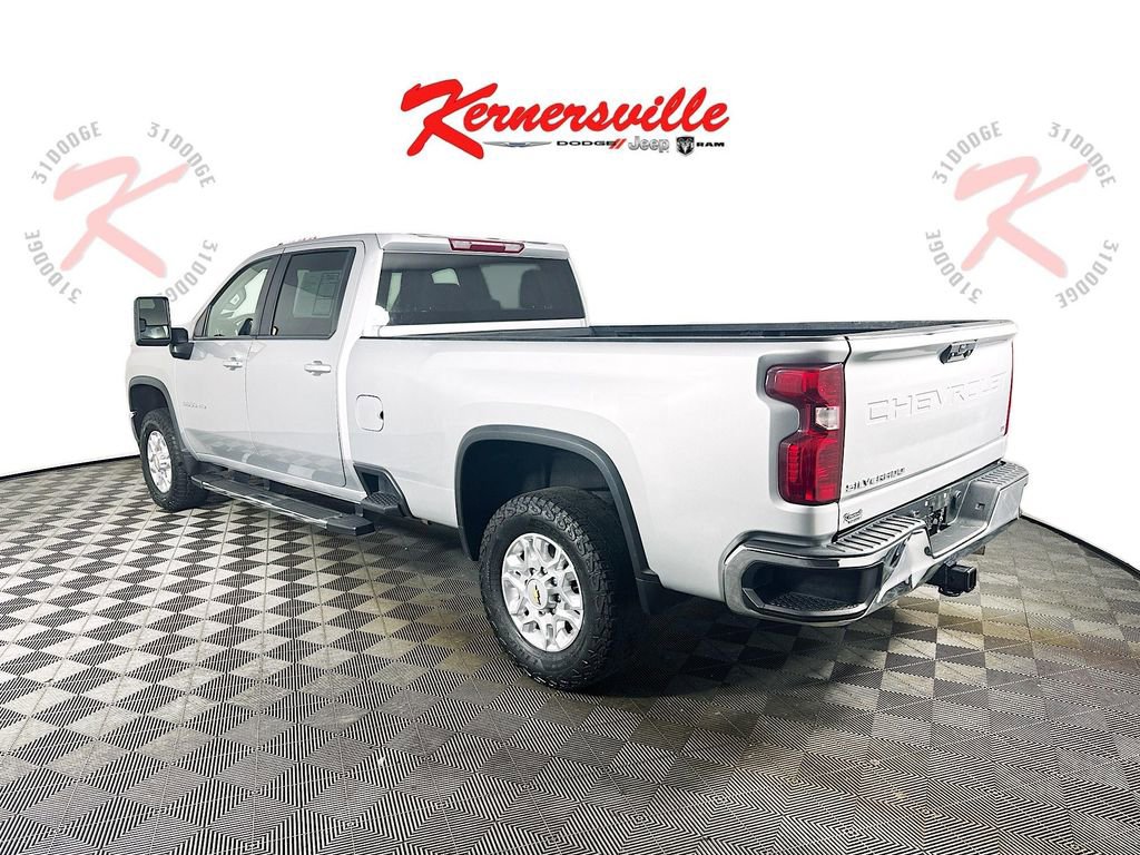 Used 2022 Chevrolet Silverado 3500 LT w/ Convenience Package image 5