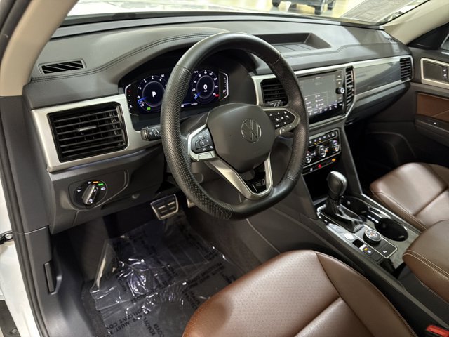 Certified 2023 Volkswagen Atlas SEL R-Line AWD/4WD image 15