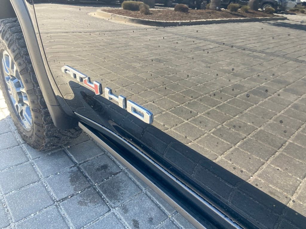 Used 2023 GMC Sierra 2500 AT4 image 13
