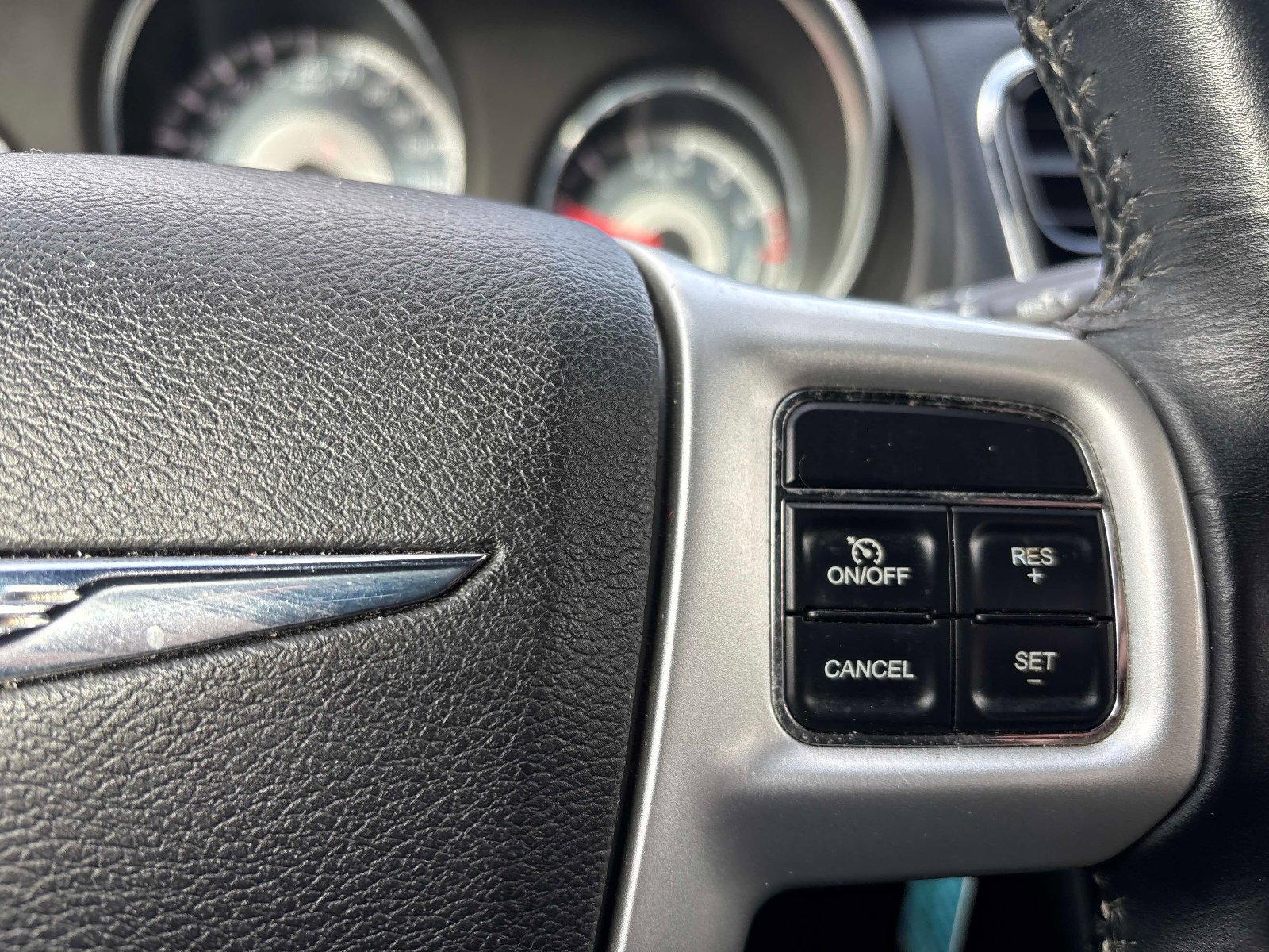 Used 2011 Chrysler 200 Limited image 20