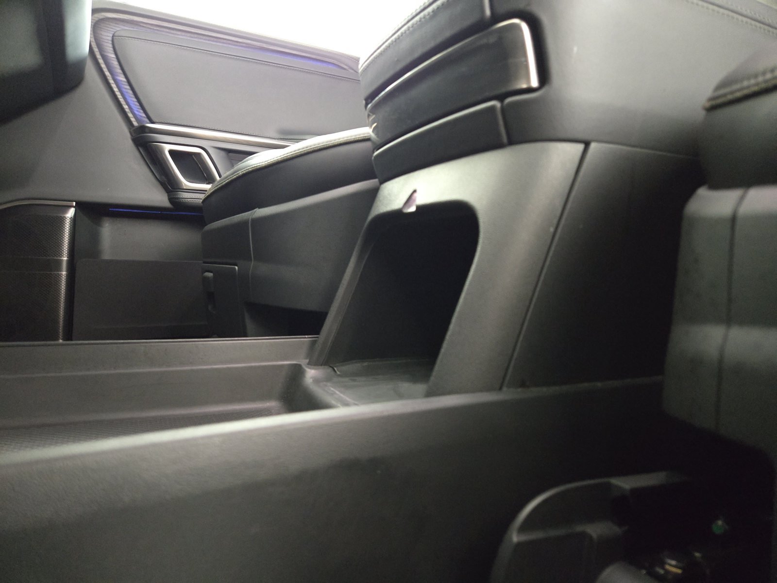 Used 2023 Rivian R1S Launch Edition Quad AWD/4WD image 33
