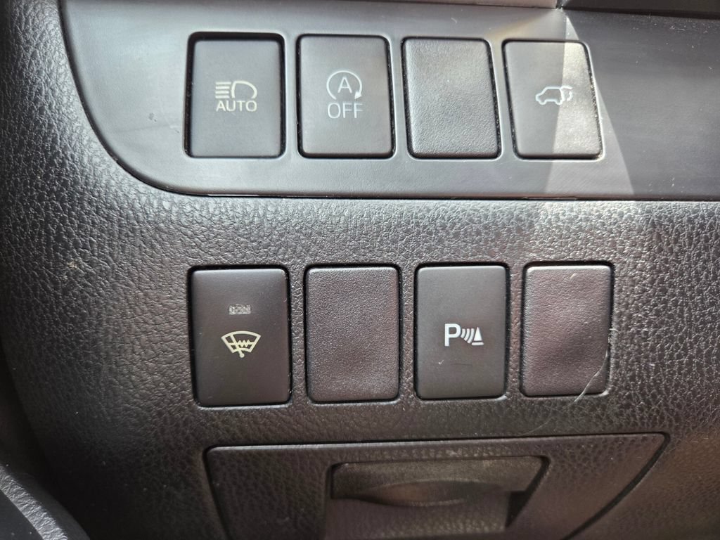 Used 2019 Toyota Highlander Limited FWD image 12