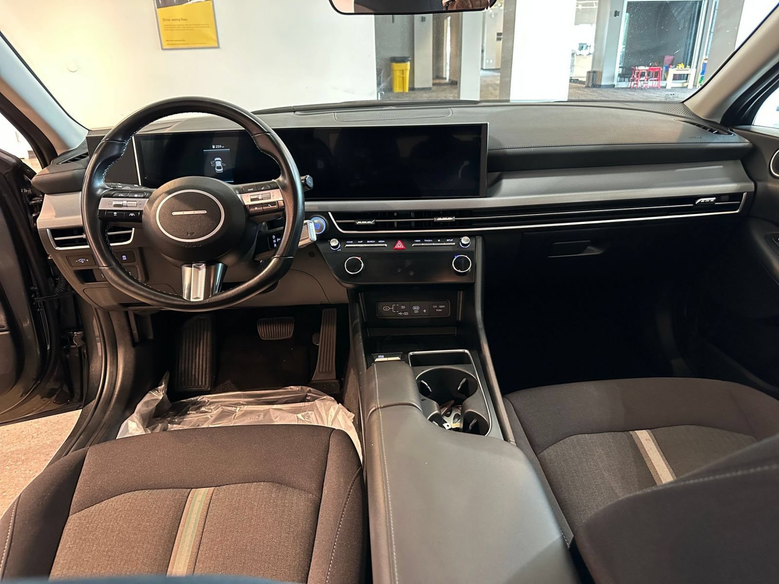 Used 2025 Hyundai Sonata SEL FWD image 33