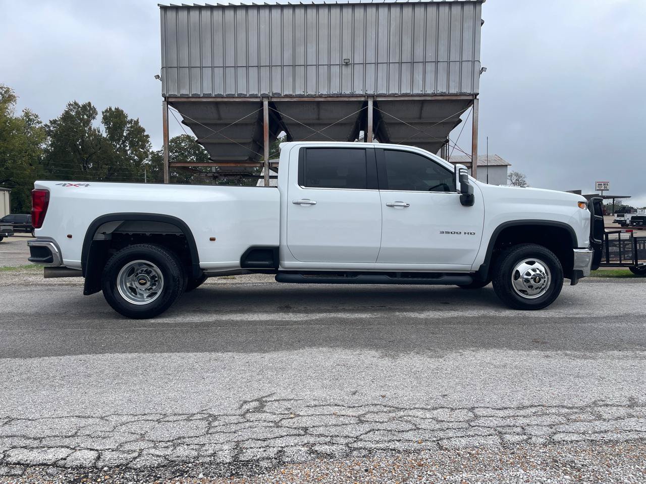 Used 2022 Chevrolet Silverado 3500 LTZ AWD/4WD image 8