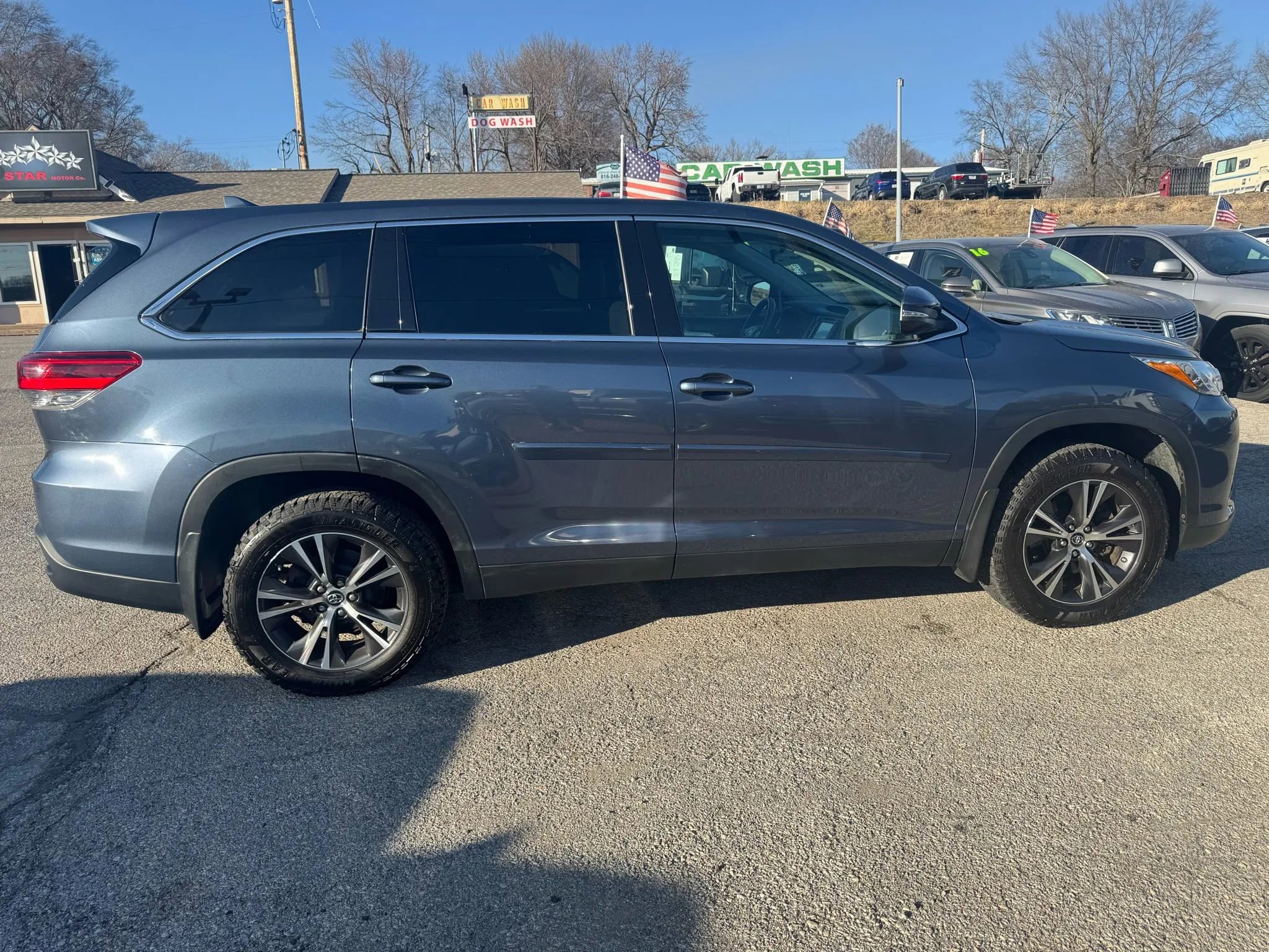 Used 2019 Toyota Highlander Plus image 2