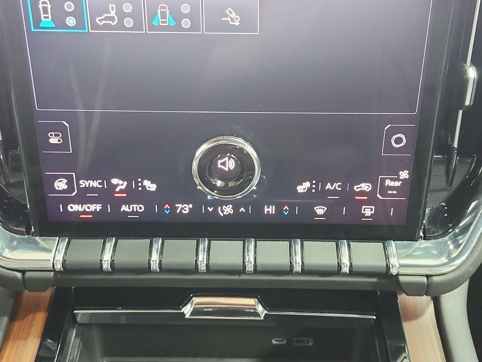 Used 2025 GMC Yukon Denali AWD/4WD image 31