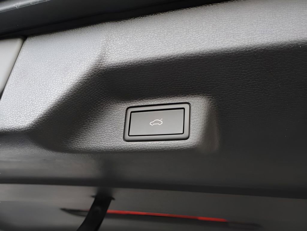 New 2025 Volkswagen ID. Buzz 1st Edition image 23