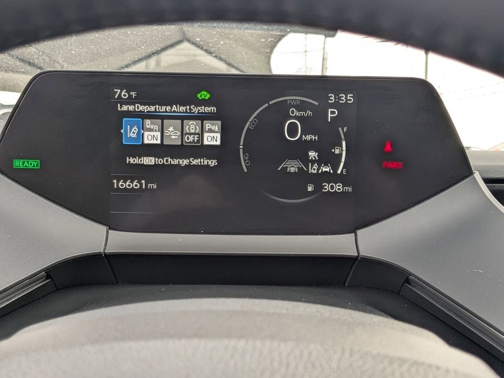 Used 2025 Toyota Prius LE image 18
