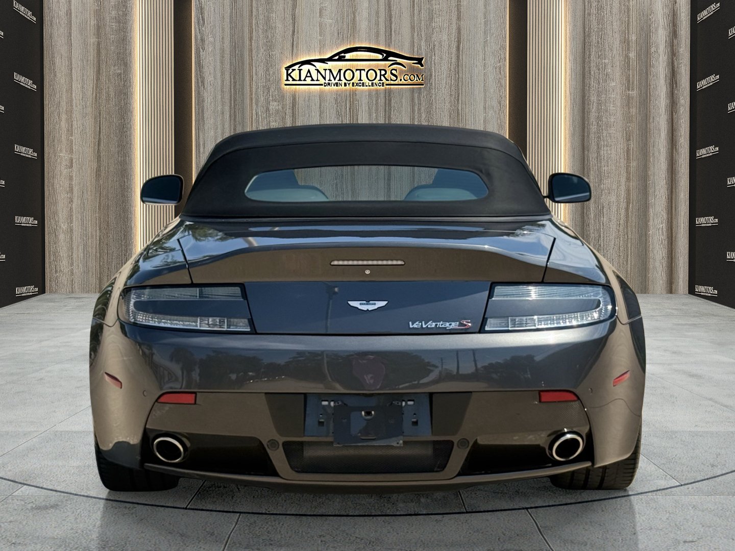 Used 2015 Aston Martin V12 Vantage S RWD image 6