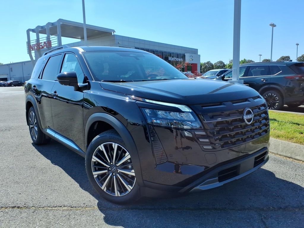 New 2026 Nissan Pathfinder Platinum FWD image 1