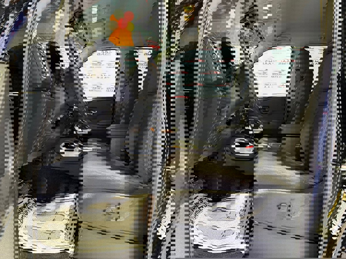 Used 2024 Nissan Frontier SV image 34