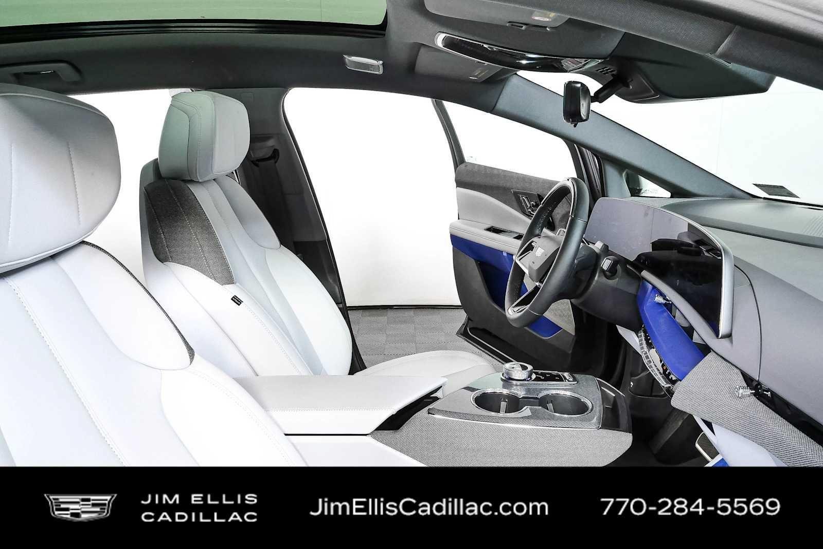 Used 2025 Cadillac Optiq Luxury 1 AWD/4WD image 23