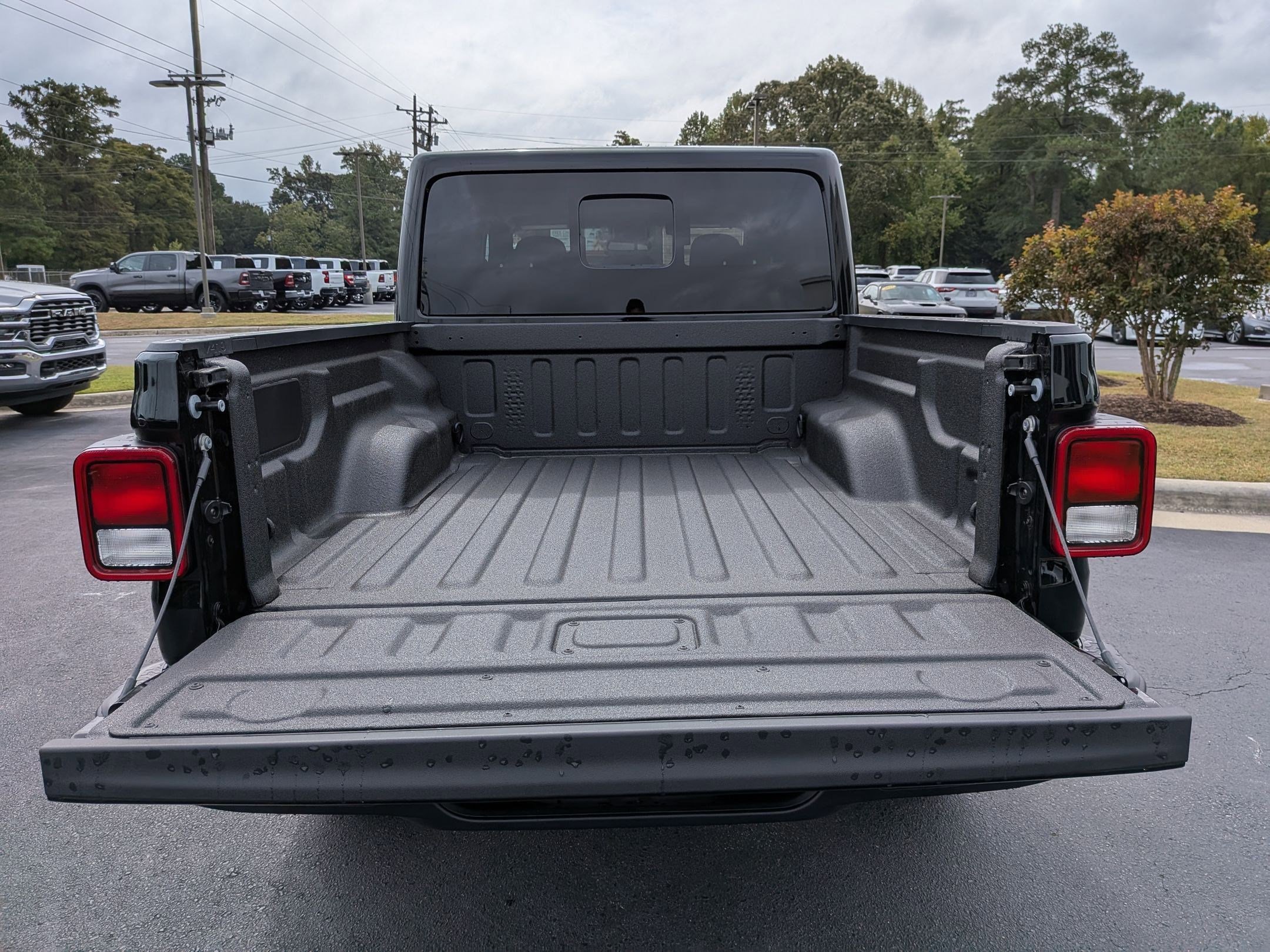 New 2025 Jeep Gladiator Sport AWD/4WD image 28